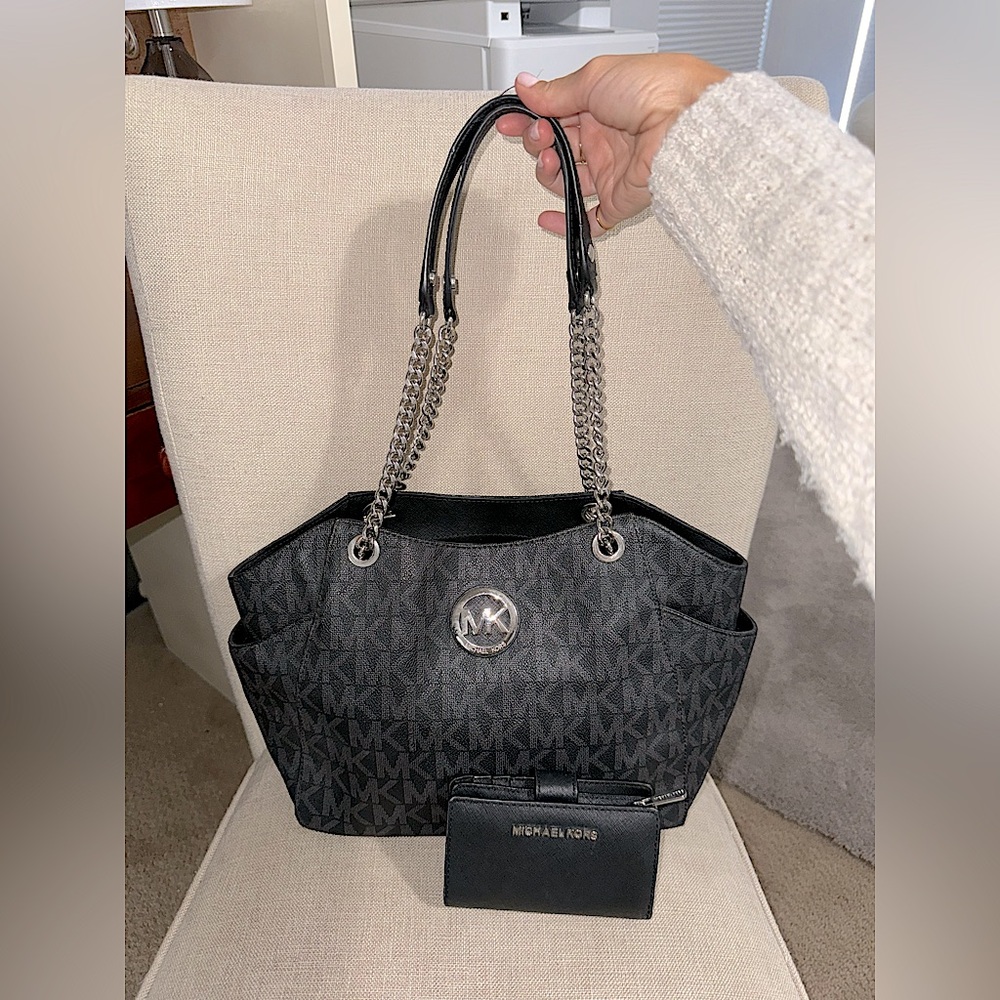 MICHAEL KORS PURSE & WALLET